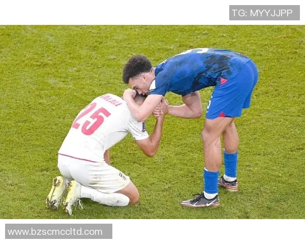 足球明星与粉丝亲密互动活动成功举行引发热烈反响